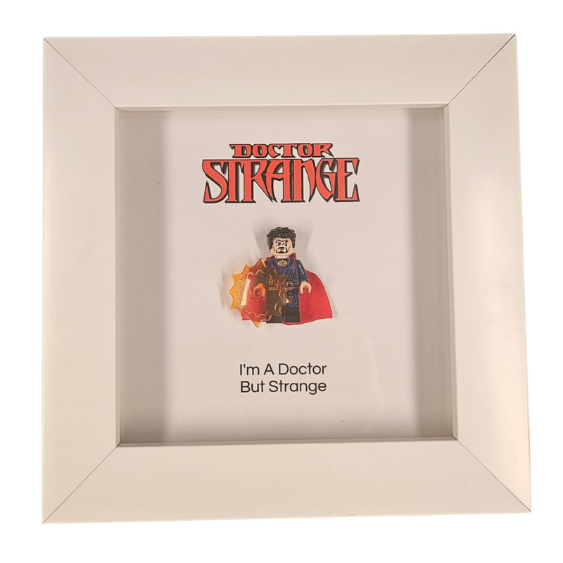 تابلو طرح مینی فیگور مدل دکتر استرنج Doctor Strange فریم سفید